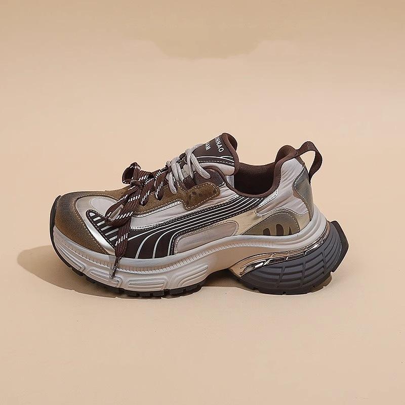 European station thick-soled heightening dad shoes women's 2025 spring new trendy cool fried street light casual running sneakers