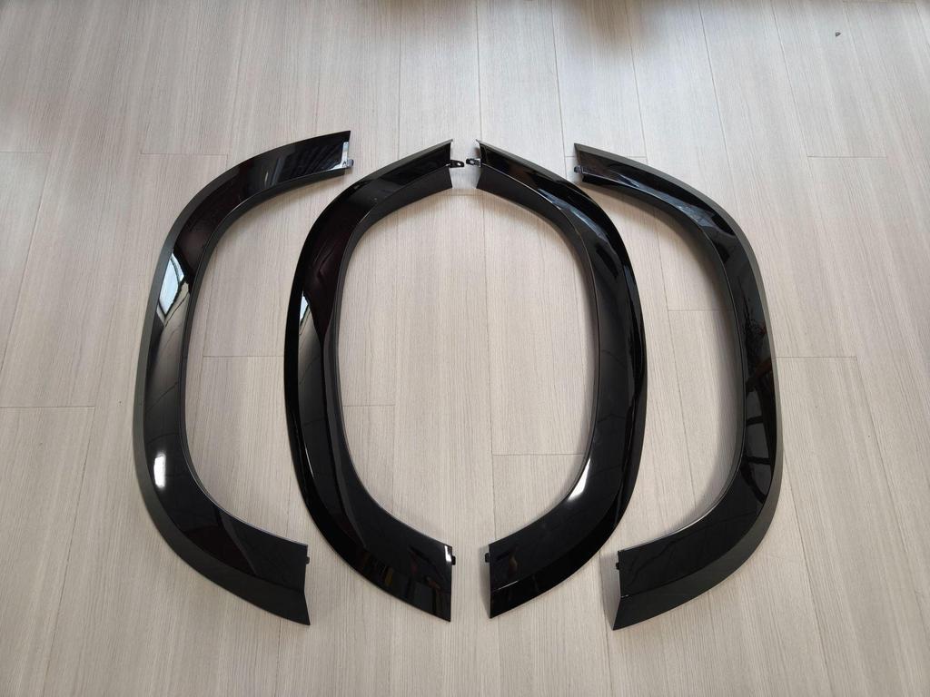 Gloss Black Widened Wheel Arches for New Defender 110/90 - Black Warrior Upgrade