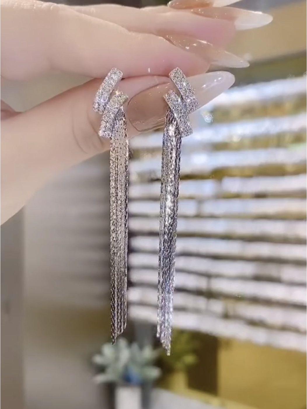 Trendy 2023 Rhinestone Tassel Earrings - Slimming, Light Luxury Jewelry