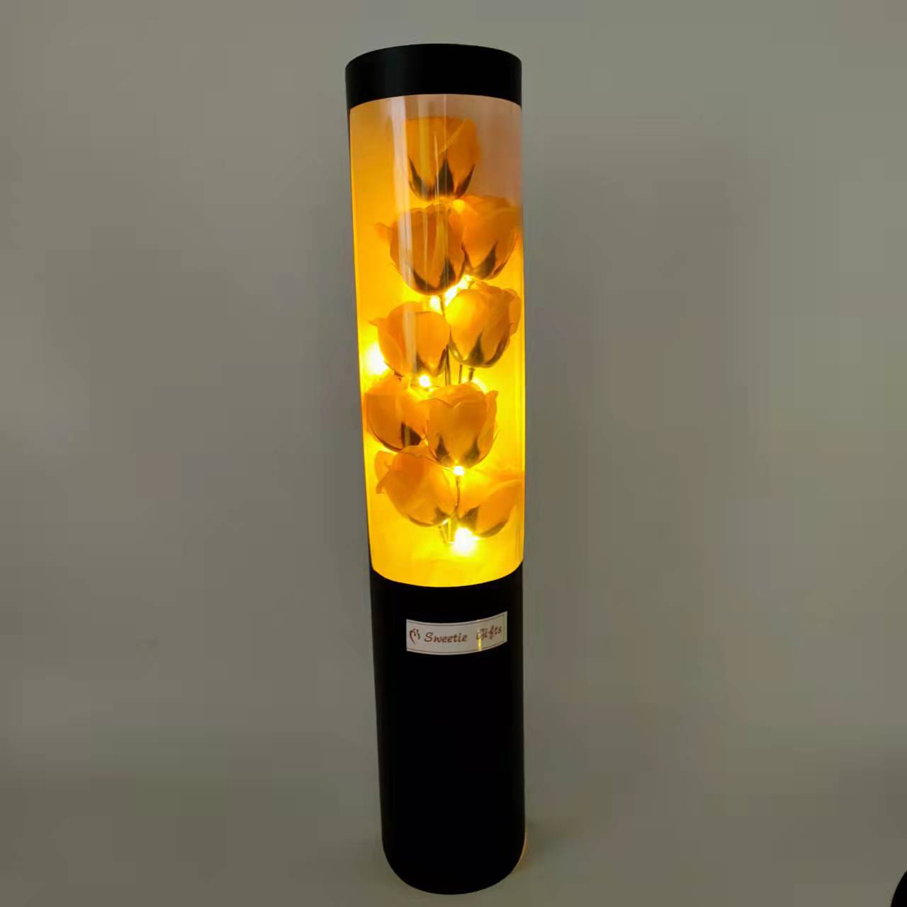 

Букет квітів з трояндового мила, подарунок на День матері 520, креативний подарунок на день народження, відро з мила та квітки для обіймів на День святого Валентина 10*8*50cm жовтий