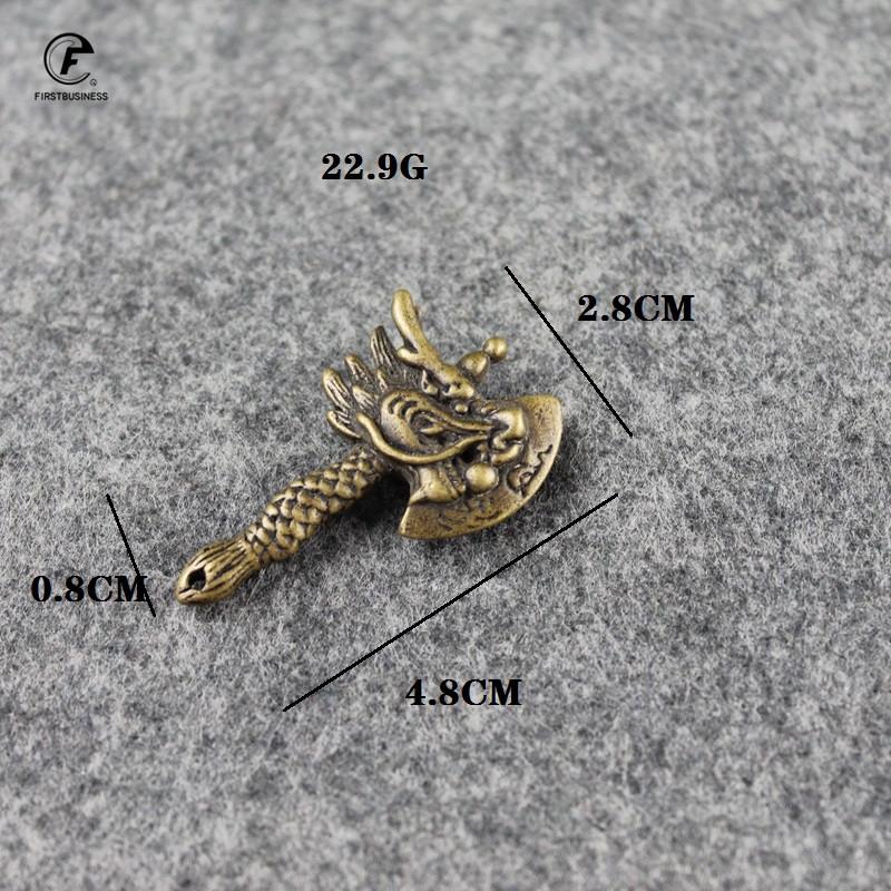 Antique Copper Chinese Ancient Dragon Head Axe Weapon Artifact Tea Pet Ornament Brass Figurines Desk Decoration Keychain Pendant