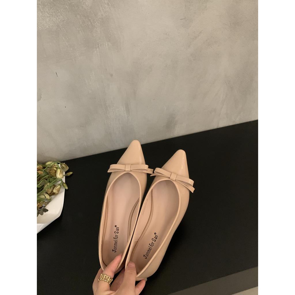 French Pointed Head Bow Patent Leather Flat Bottom Shallow Mouth Single Shoes Female 2025 New Fairy Wind One Pedal Soft Sole Laden Shoes