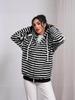 Jaqueta com Capuz de Pelúcia Listrada Preta e Branca Outono/Inverno 2025