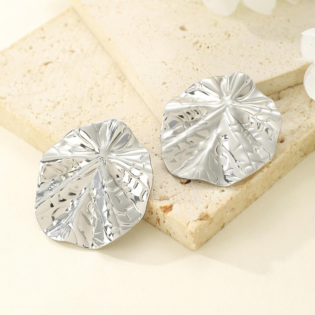 Delicate Alloy 3D Lotus Leaf Round Big Earrings for Women Unique Personality Punk Style Ear Studs Causal Fashion Party Zircon