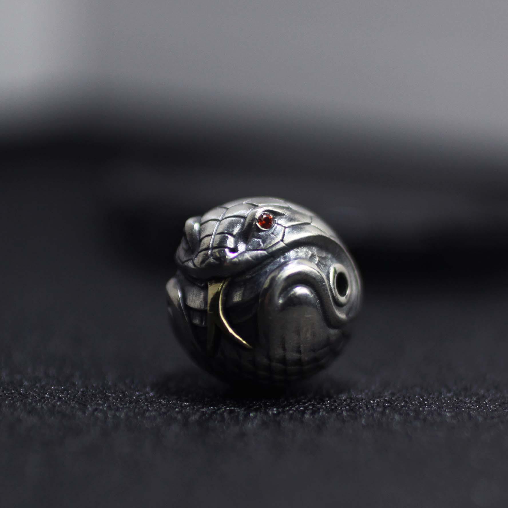 

Silver Retro Snake Bead Bracelet with Vajra, Moon, Monkey Head, Round Beads for Men s Handmade Accessories Small Vajra
