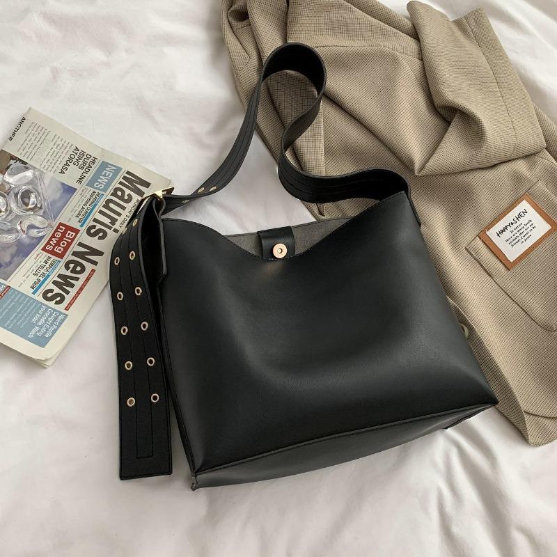 College Trend Bucket Bag Large Capacity Women's Bag Crossbody Shoulder Muse Temperament Tote Bag