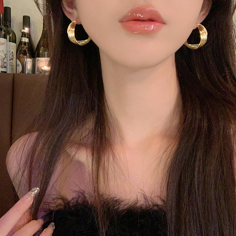 Metal retro Hong Kong style large circle earrings niche design studs high-end earrings women