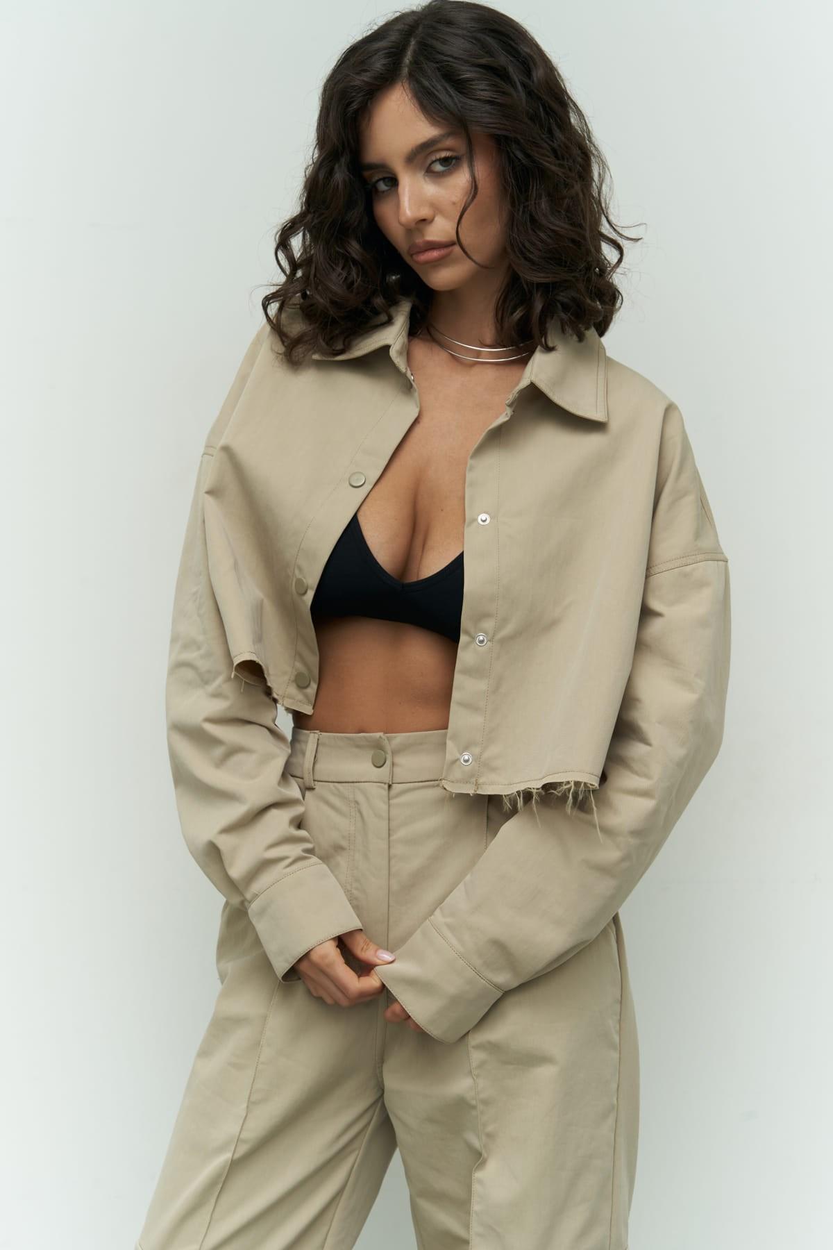 

Комплект бежевых укороченных брюк-рубашек Abra S бежевый