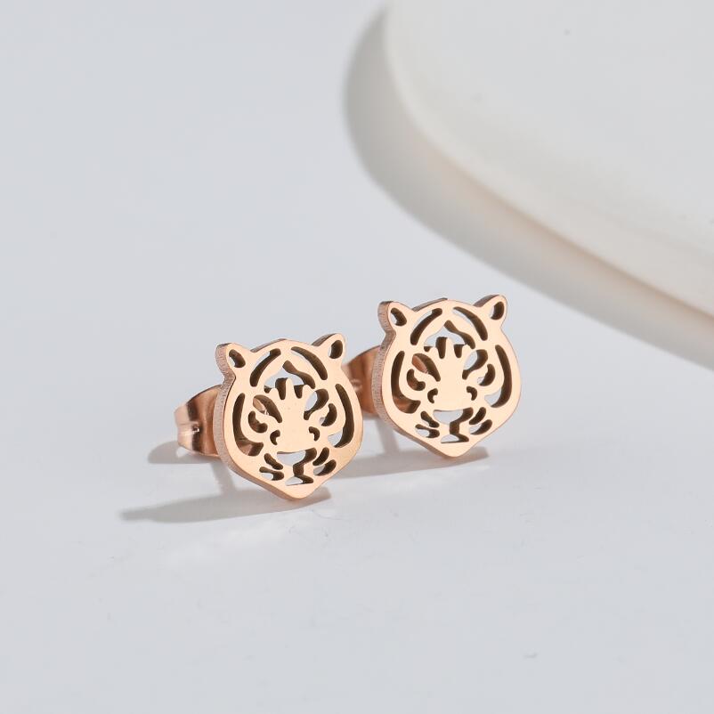 

Punk Animal Tiger Head Earrings For Men Hypoallergenic Stainless Steel Ear Piercing Male Earring Tragus Zircon Brinco Masculino