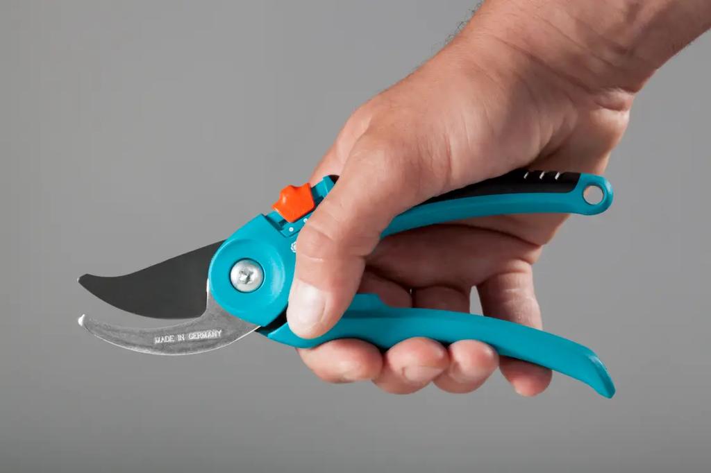 Original Gardena B/S-M Promotion Bypass Secateurs 22mm - 9670-78801