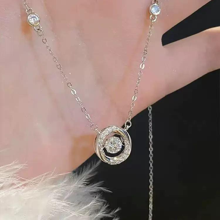 

Moebius Zircon Heartbeat Necklace: Women s Luxurious Pendant, Sophisticated and Versatile Accessory