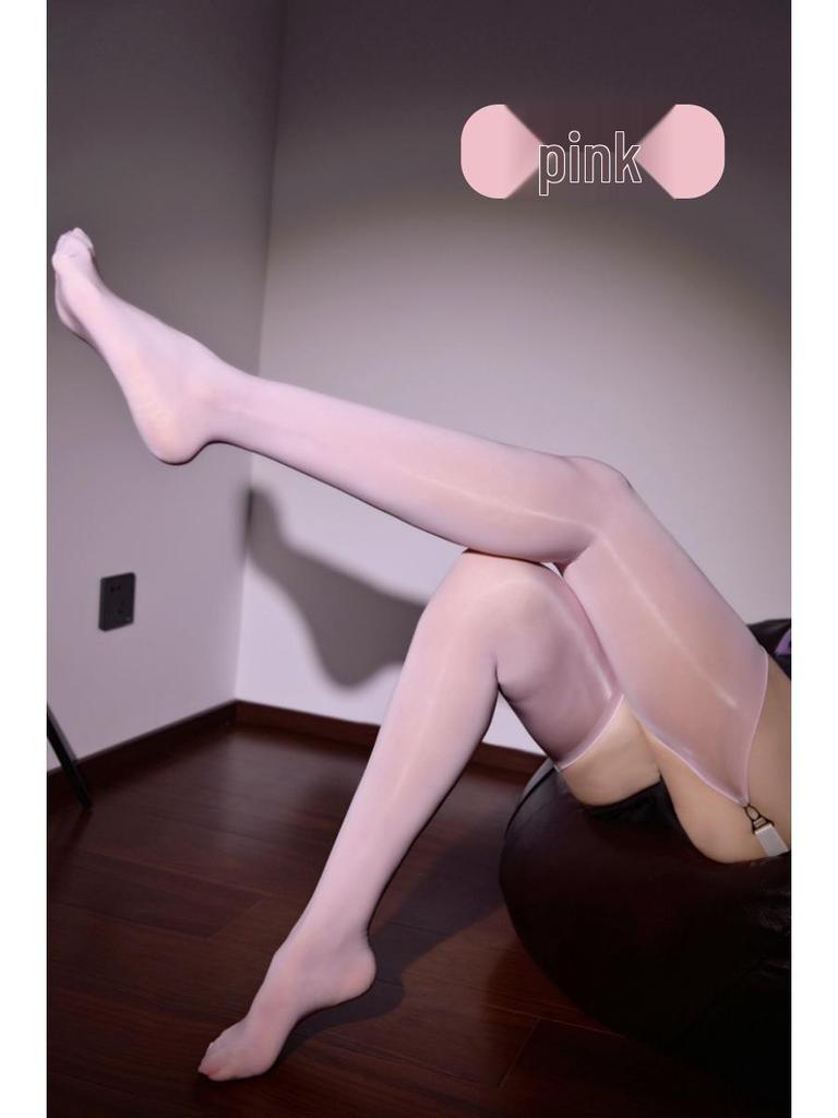 Petit Entremetteur Noir Transparent Mi-Mollet et Bas Cuisse Soyeux Huileux avec Chaussettes Hautes Genoux à l'Huile de Cheval.