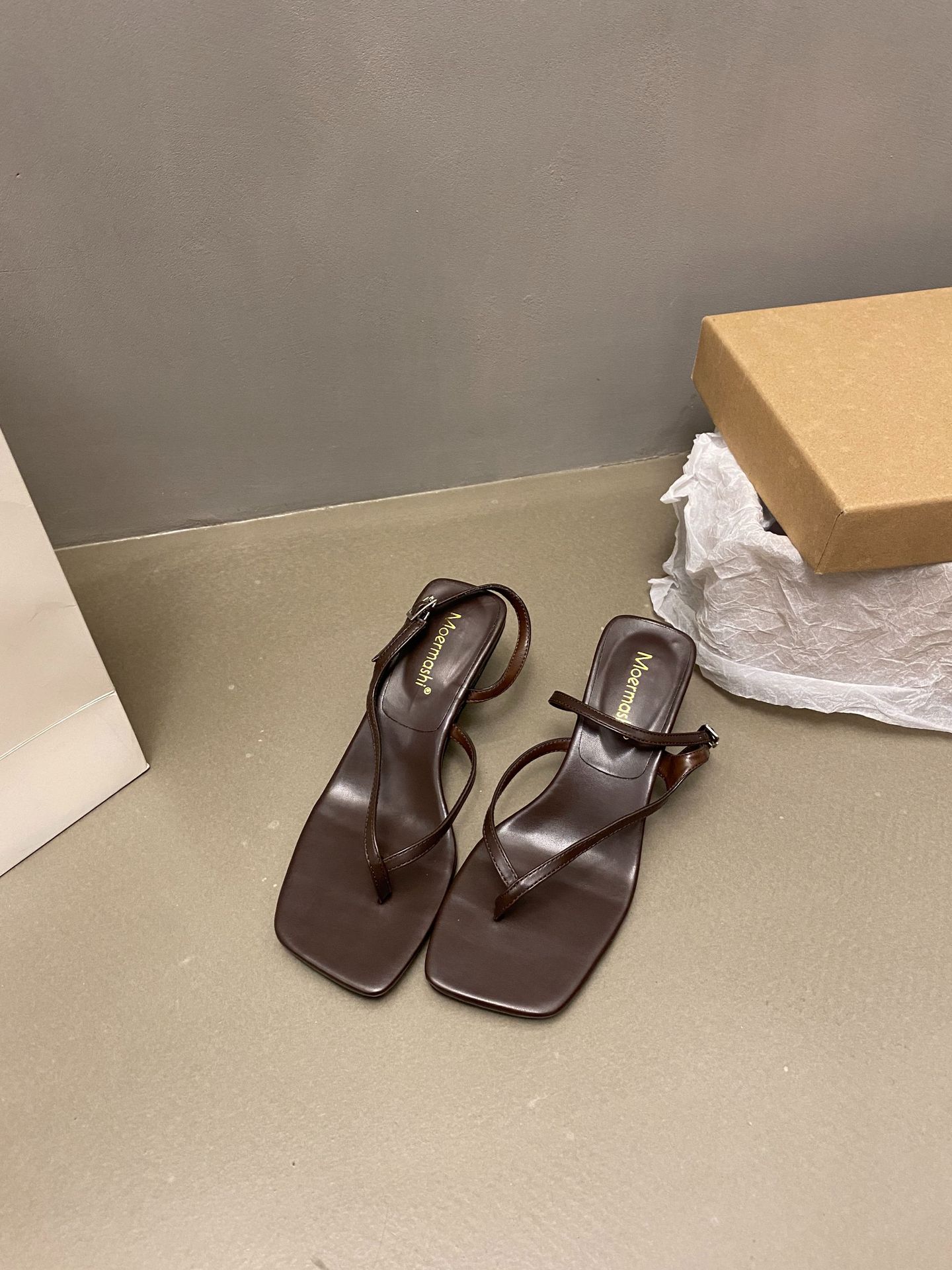 

Весна и осень 2025 года новая французская обувь на высоком каблуке женские туфли-лодочки шпилька высокий каблук сандалии задний ремешок кошачий и елочка крутой 40 коричневый