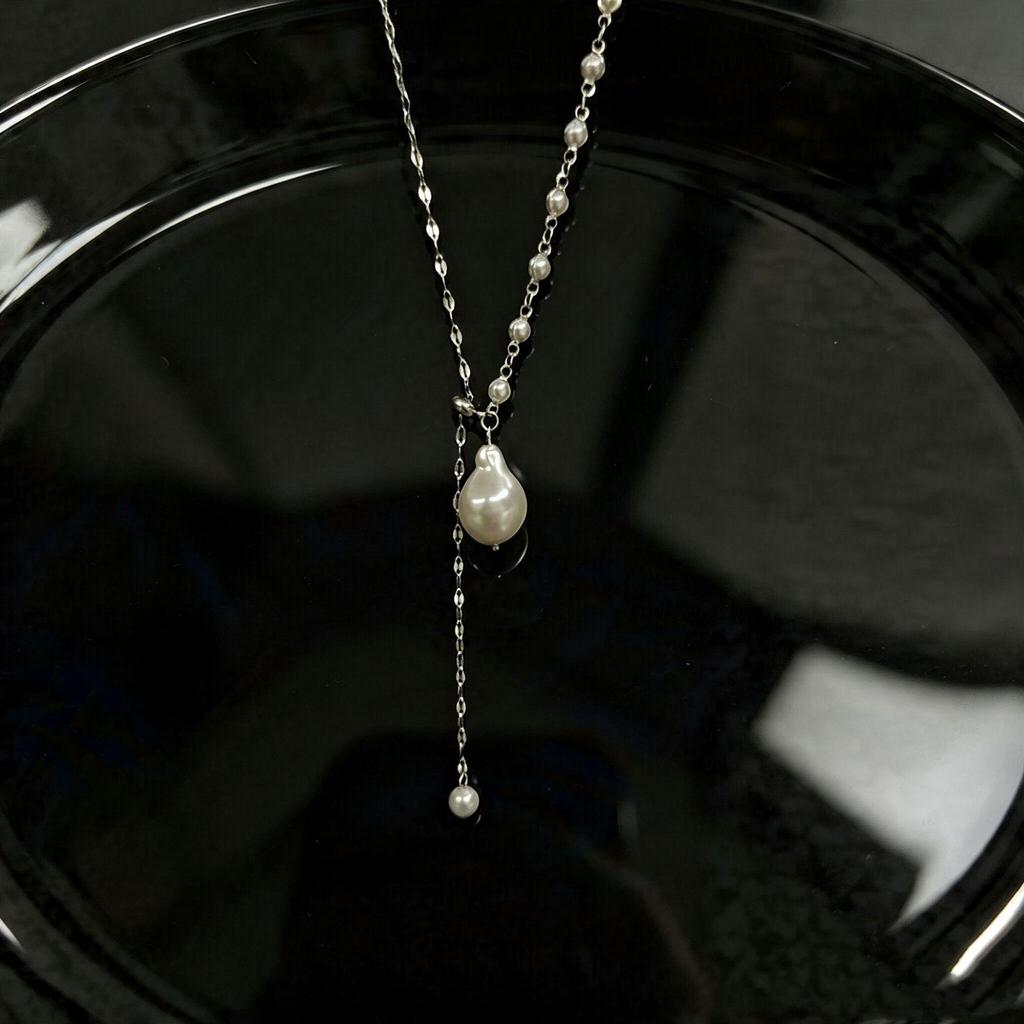 Elegant French Pearl Tassel Y-Necklace for Women – High-End Light Luxury Clavicle Chain