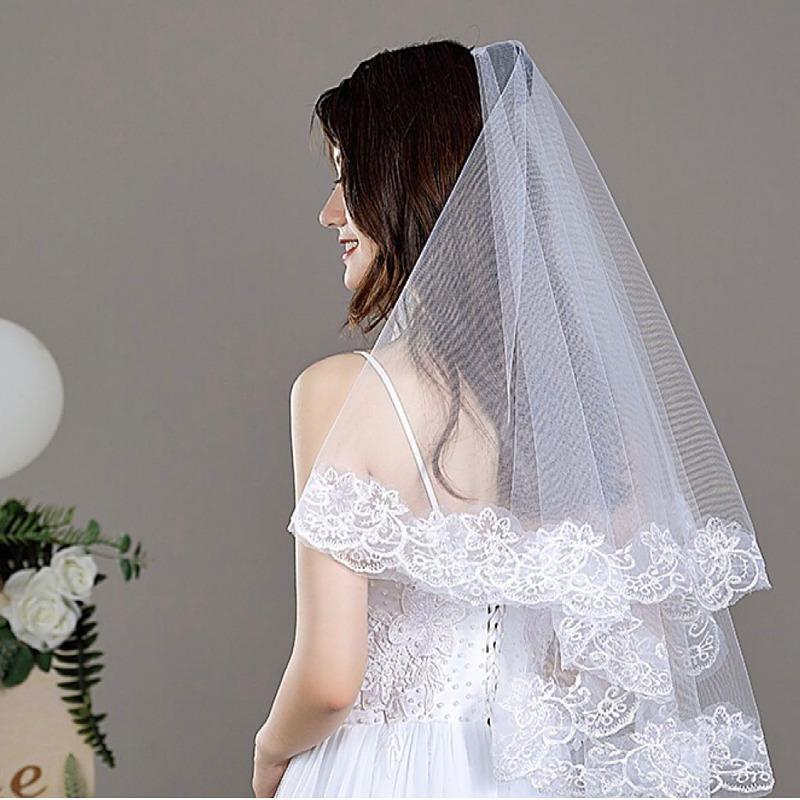 Wedding Veil, Double Layered, with Hair Comb, Exquisite Sequined Lace Lace Veil, Bridal Photo Styling Veil In the Studio