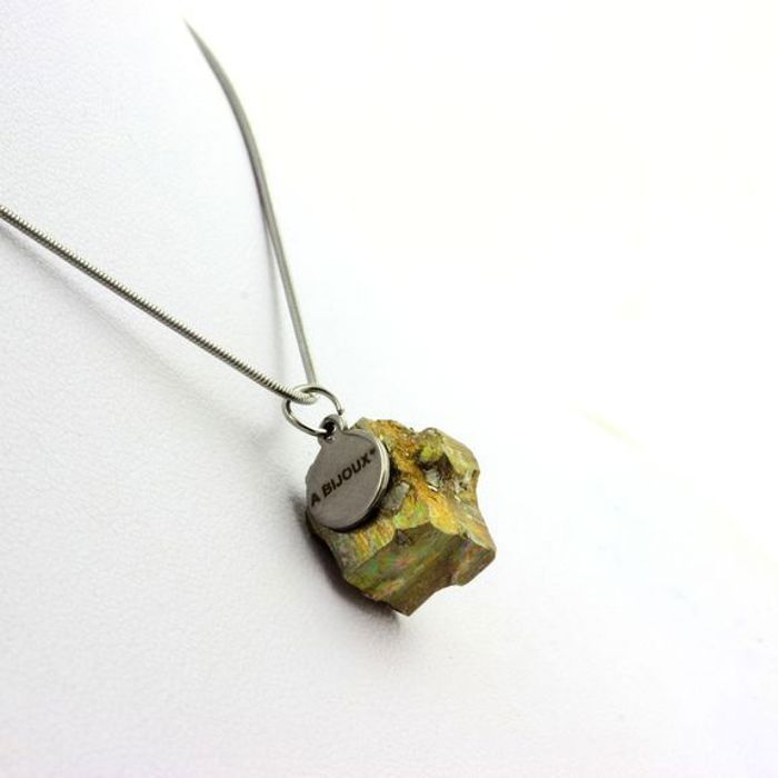 Collier Pyrite brut 23.2 carats