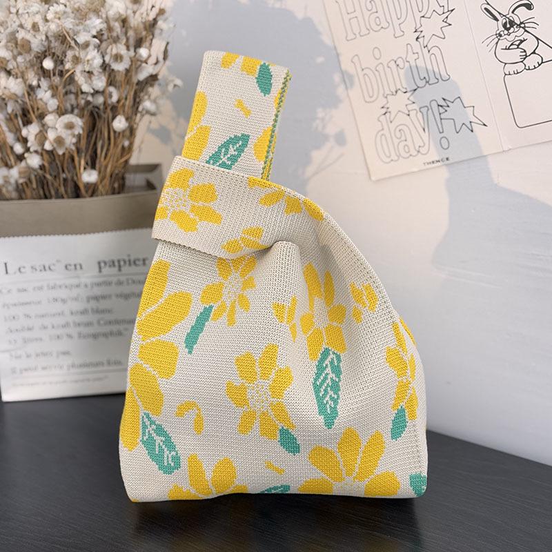 Kuanzhai Alley Souvenir: Chengdu Panda Grandpa Knitted Women's Tote Bag