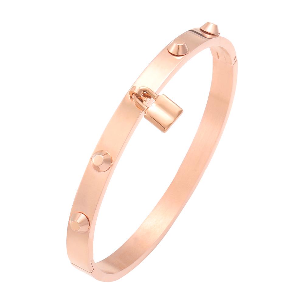 European & American Style Stainless Steel Women's Bracelet with Welded Lock Ornaments