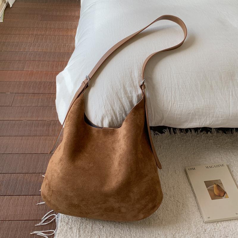 Suede large-capacity tote bag autumn new fashion high-value armpit bag