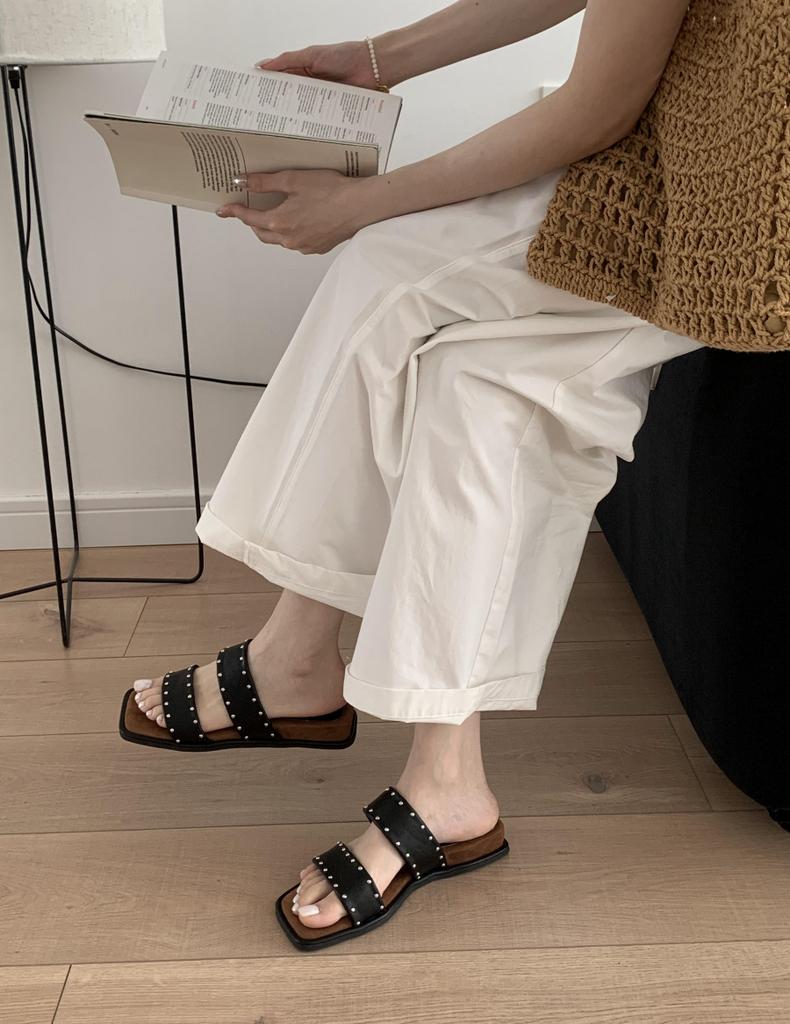 2025 Rivet Slippers Summer Casual Simple Cross Sandals Wear Retro Half Drag Casual Women's Shoes One Pedal