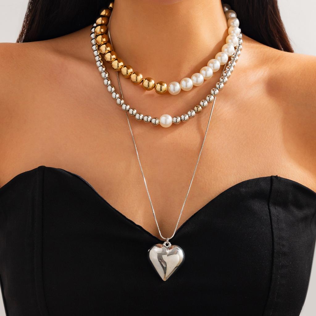 Sweet And Cool Style Love-Shaped Pendant Necklace, Design Imitation Pearl Beads Stacked Collarbone Necklace
