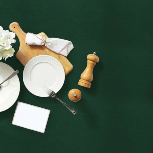 PiccoCasa Square Tablecloth, Stain-Resistant and Wrinkle-Resistant, for Weddings, Picnics, Dining, and Indoor/Outdoor Use, 140*140cm, Green