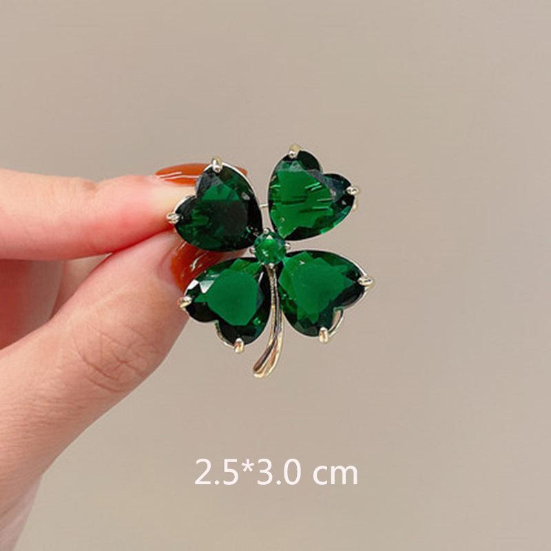 Chic Butterfly Brooch for Women - High-End Fashion Corsage