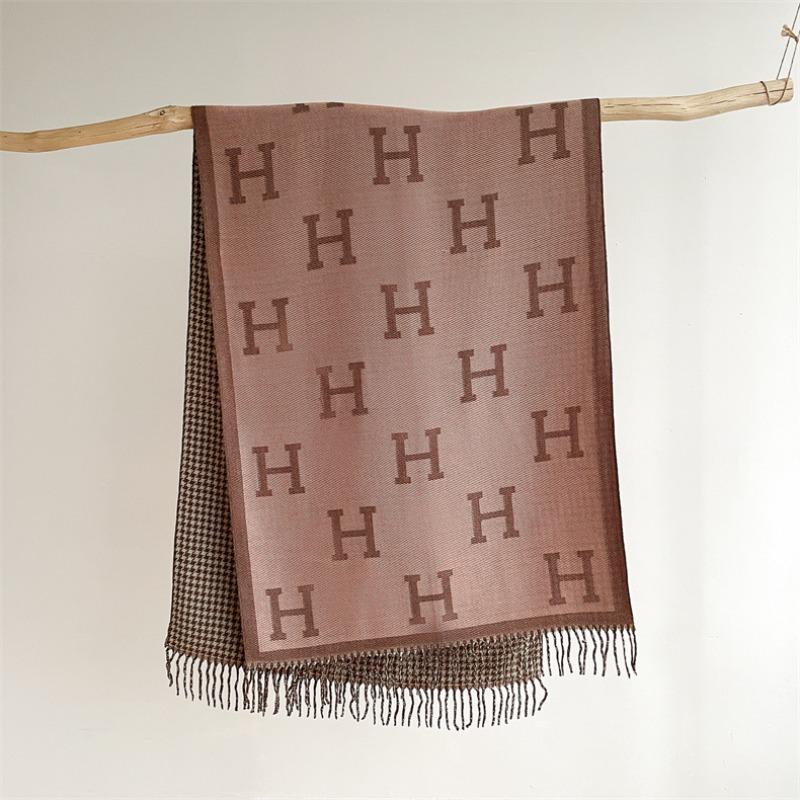 Autumn and Winter Letter Imitation Cashmere Scarf Women's Simple New Versatile Thickened Fringed Shawl Fashionable Warm Scarf