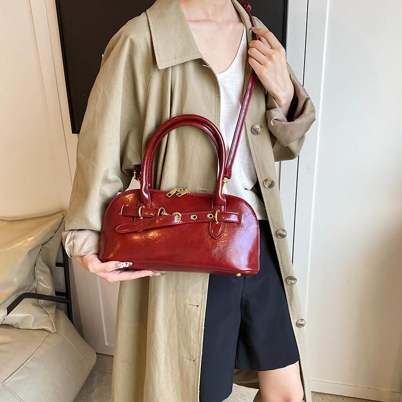 Premium retro brown small bag 2025 new fashion versatile women's messenger bag super fire portable shell bag