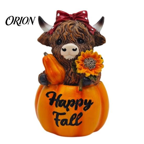 Autumn Harvest Pumpkin Decor Highland Cow Ornament, Resin Desktop Figurine Decorations, Creative Thanksgiving Table Centerpiece for Home Theme