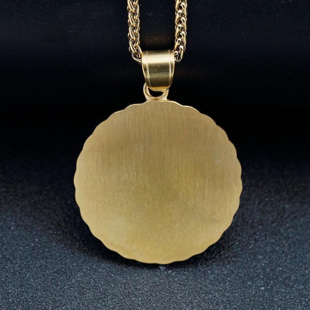 Pendant New Fashion Light Luxury Sunny Smiling Face Round Card Cool Pendant Necklace