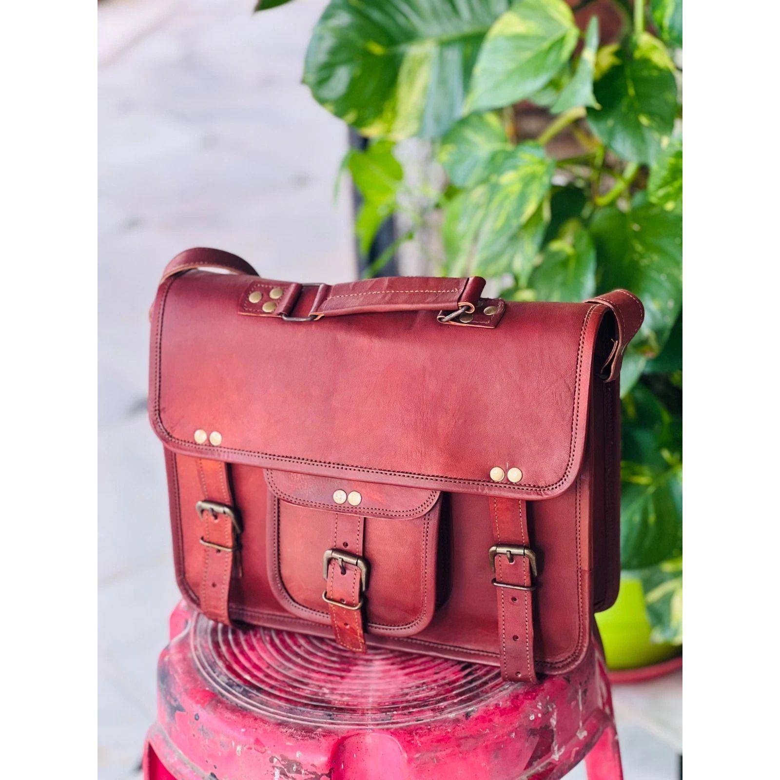 

Мужская гигиеничная кожаная сумка-мессенджер, два передних кармана, офисная, для колледжа, для ноутбука 16 x 12 x 5 in