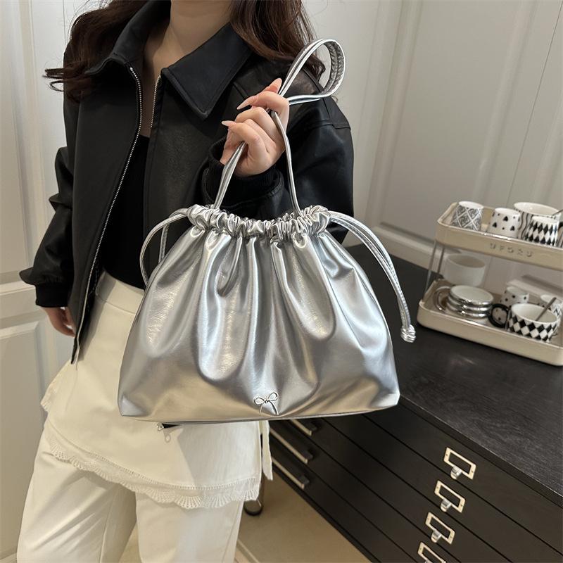 Drawstring pleated bucket bag women's tide large capacity autumn leisure shoulder versatile tote bag