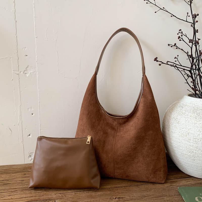 Fashion Commuter Large-capacity Bag Women's 2025 New Retro Suede Design Tote Bag Premium Shoulder Bag