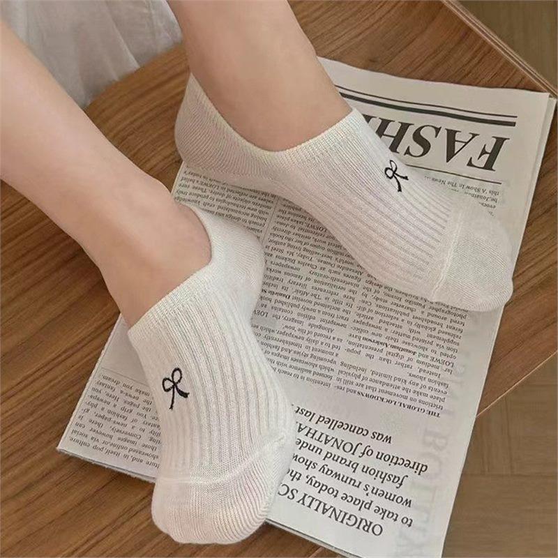 Women's Japanese Retro Cartoon Bow Jacquard Boat Socks - Breathable, Low-Cut, Short Casual Socks for Students & Sports