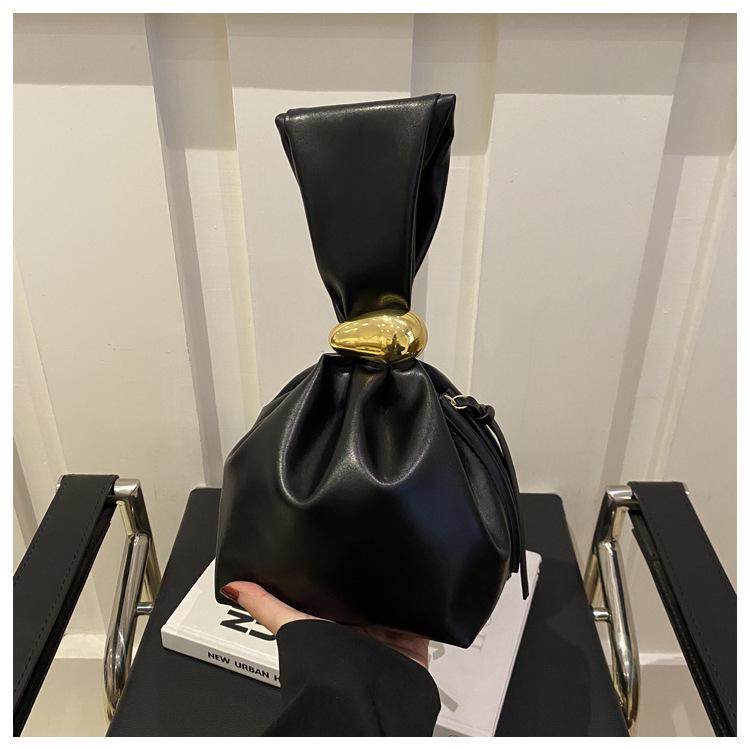Retro Pleated Women's Bucket Bag: Large Capacity, Fashionable, Aesthetic, Unique Design