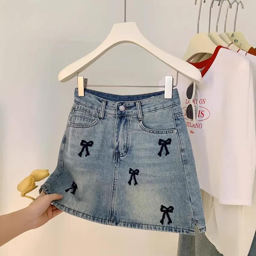 Embroidered Bow Elastic Denim Mini Skirt - Women s Slimming A-line Summer Skirt M синий