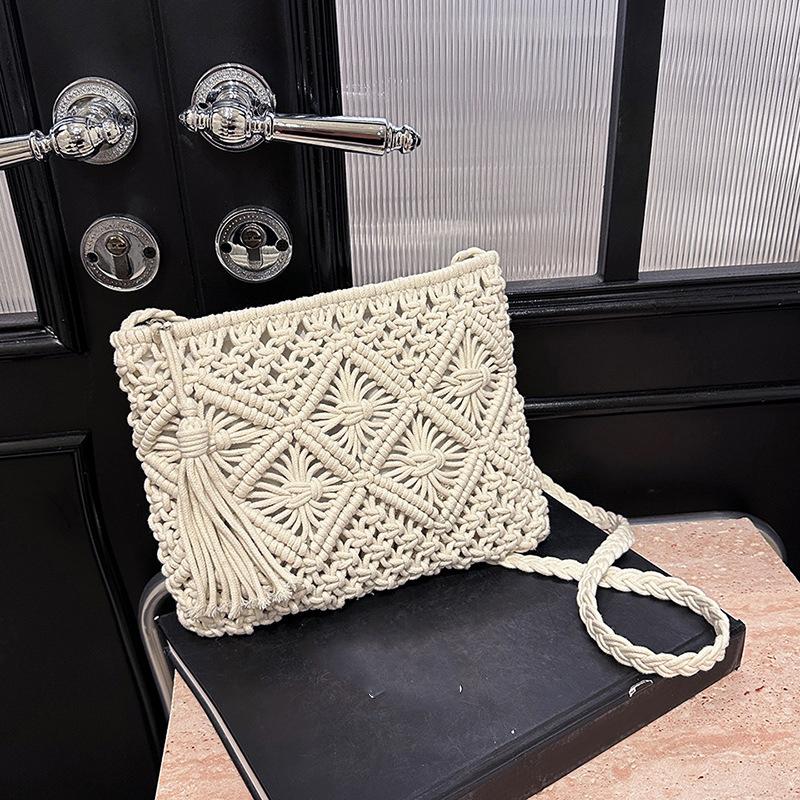 Fashi Woven Hollow Out Shoulder Bags Summer Crossbody Beach Travel Handbag Female Tassel Bag Women Messenger Bags