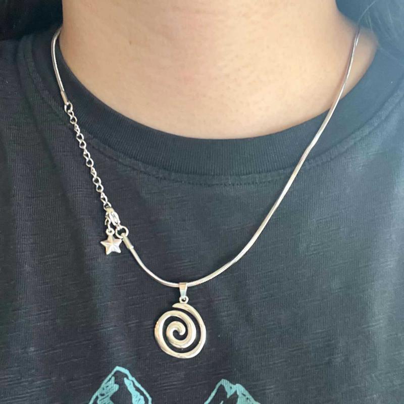 Stainless Steel Necklace for Women Simple Spiral Star Pendant Necklace Snake Chain Casual Vintage Gothic Punk Y2K Jewelry Gift