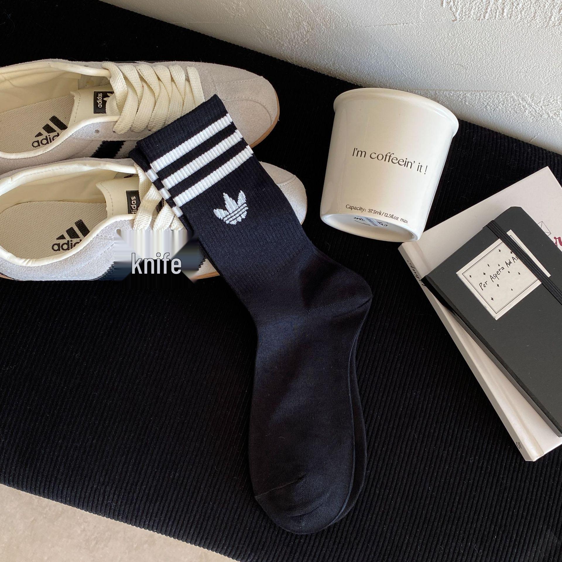 

Autumn Style Cotton Socks - Breathable Sweat-Absorbent Three-Leaf Stripes, Unisex Mid-Calf Socks
