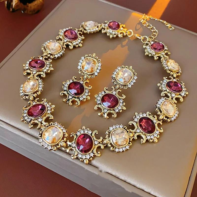 

Цельный фиолетовый стразовый набор колье и серег, женский набор колье и серег, преувеличенный набор модной бижутерии, подходит для повседневной носки Multicolor