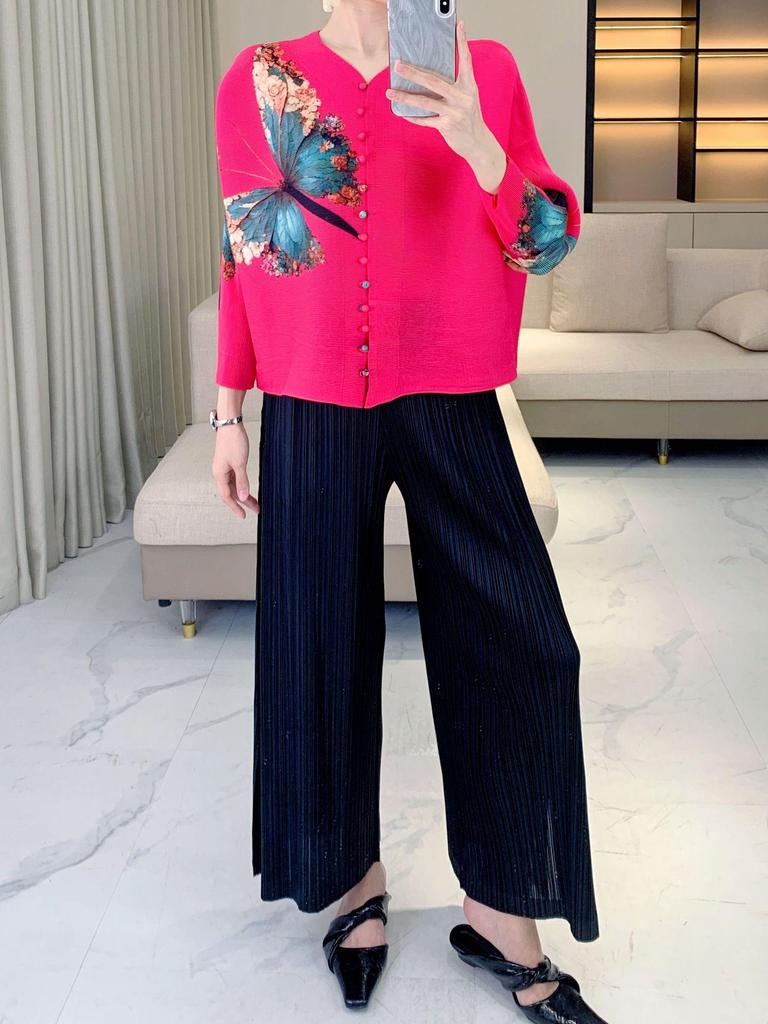 2025 Spring Butterfly Print Ruched Nine-Sleeve Cardigan: Chinese Style Buttoned Top for Moms