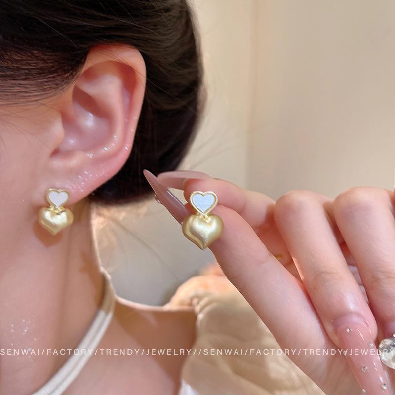 Fritillary love stud earrings femininity matte metal earrings new earrings