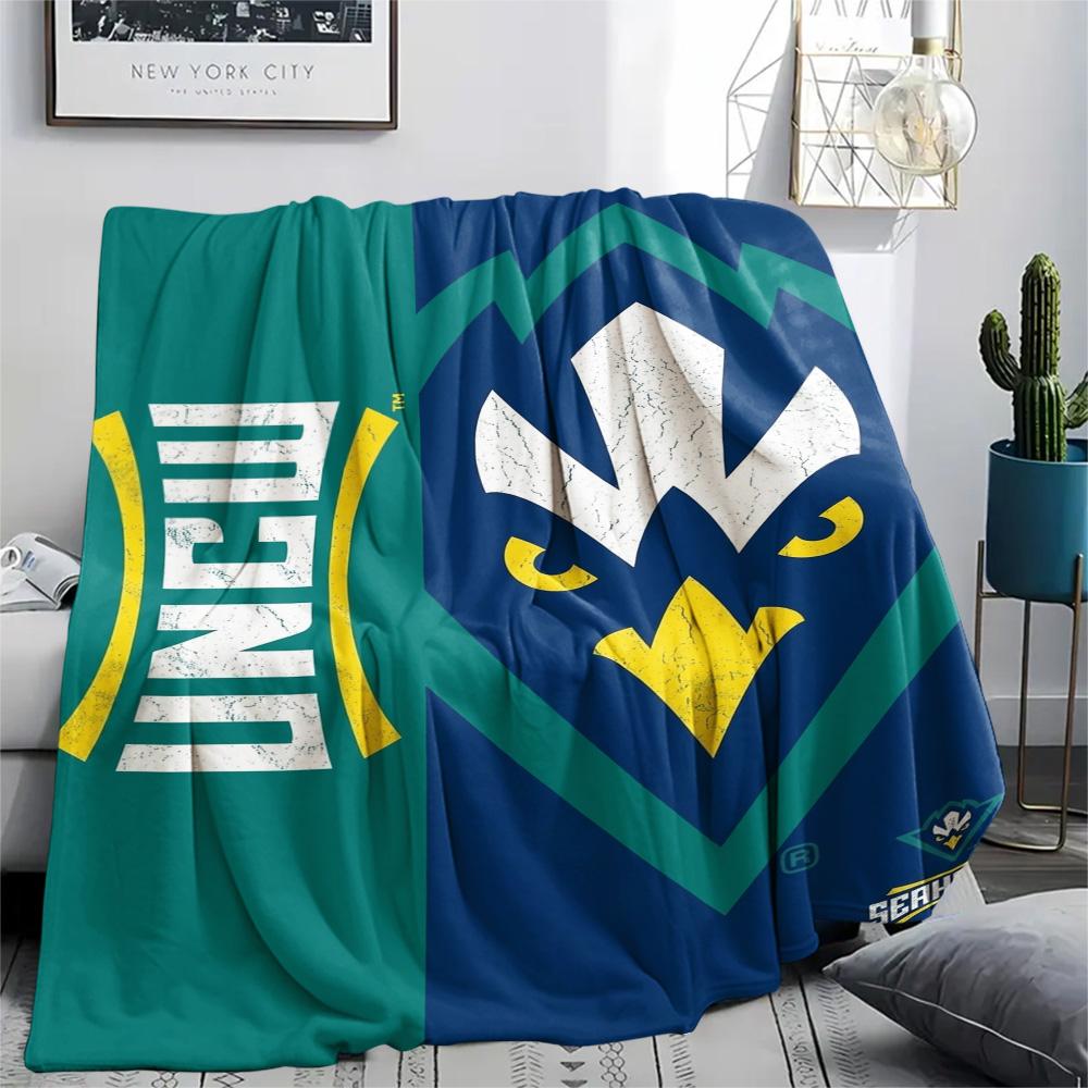 UNC Wilmington Seahawks Print Flannel Blanket High Quality Warm Comfortable Cover for All Seasons Perfect for Gifts Home Decor
