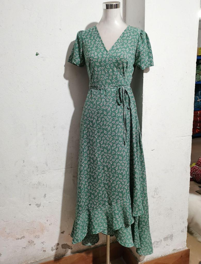 Bohemska sukienka kardiganowa z dekoltem w serek, wiązana, z krótkim rękawem