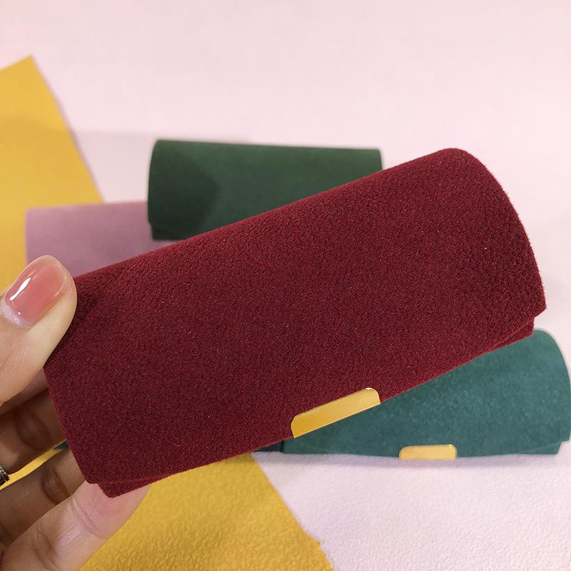 Kompaktowe Pudełko na Biżuterię Podróżną - Zakrzywiony Aksamitny Design