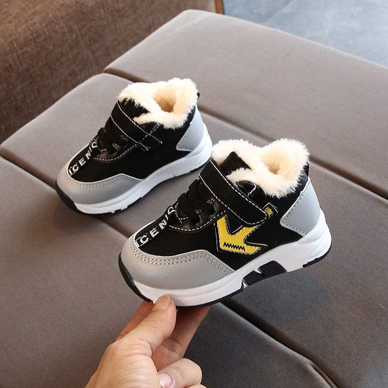 Winter Leather Baby Walking Shoes: Soft Sole, Non-Slip, Velvet-Lined for Boys & Girls (0-3 Years)