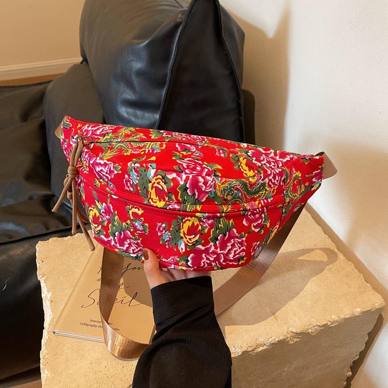 Large-capacity Bag Women's New High-end Texture Niche Autumn and Winter Cloth Bag Messenger Bag Versatile Breast Bag