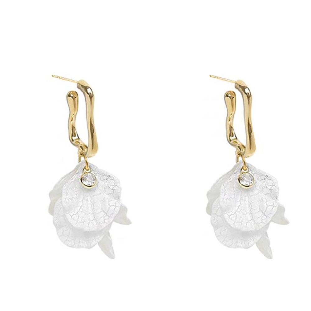 French Elegant White Flower Stud Earrings Personalized Design Super Fairy Silver Needle Earrings Premium Sweet Earrings