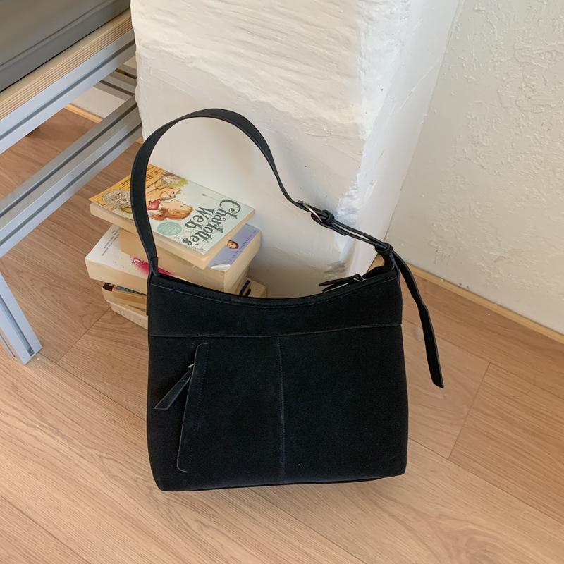 Retro commuter messenger bag 2025 autumn new fashion versatile casual large capacity shoulder bag foreign tote bag